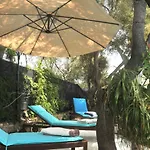 Very Cozy, Comfortable Lanthana On 2 Floors, Independent Villa Bari Sardo