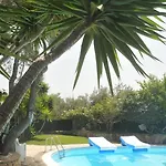 Very Cozy, Comfortable Lanthana On 2 Floors, Independent Villa Bari Sardo