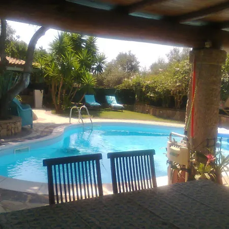 Very Cozy, Comfortable Lanthana On 2 Floors, Independent Villa Bari Sardo