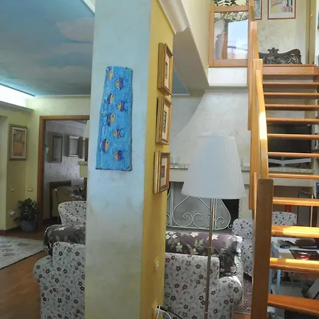 Very Cozy, Comfortable Lanthana On 2 Floors, Independent Villa