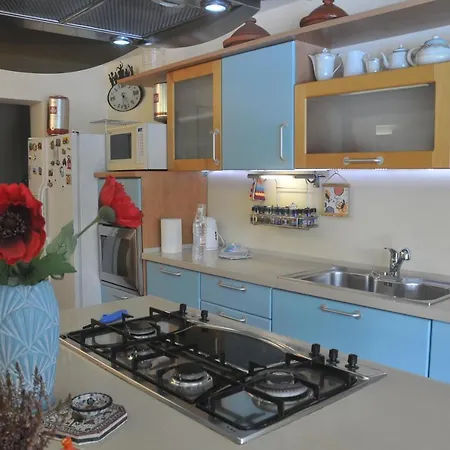 Very Cozy, Comfortable Lanthana On 2 Floors, Independent * Bari Sardo